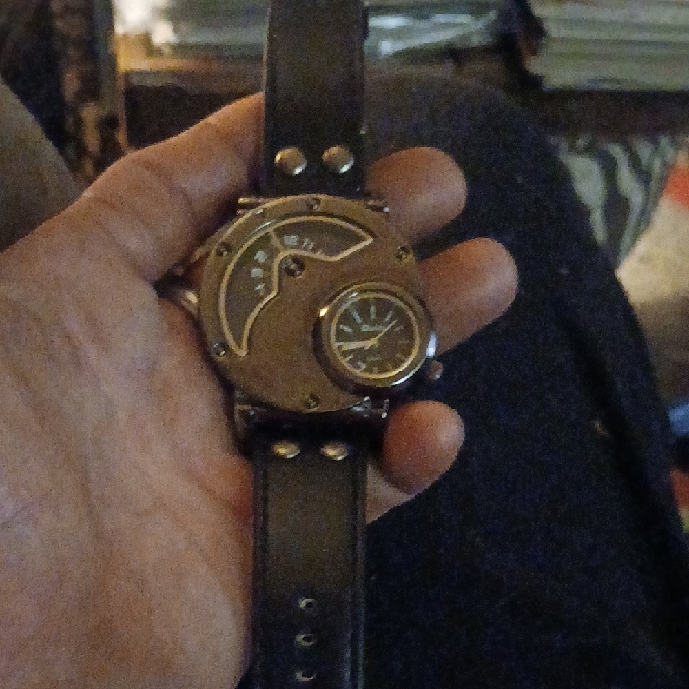 Oulm Dual Dial Brown Leather Watch